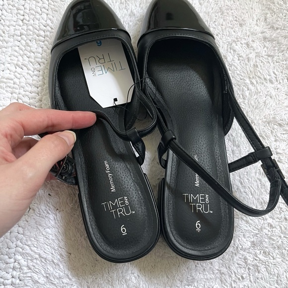NWT - Women’s Slingback Cap Toe Block Heel Sandals, Size 6 - Time & Tru - Picture 3 of 12